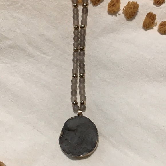 Stone necklace - Picture 3 of 3